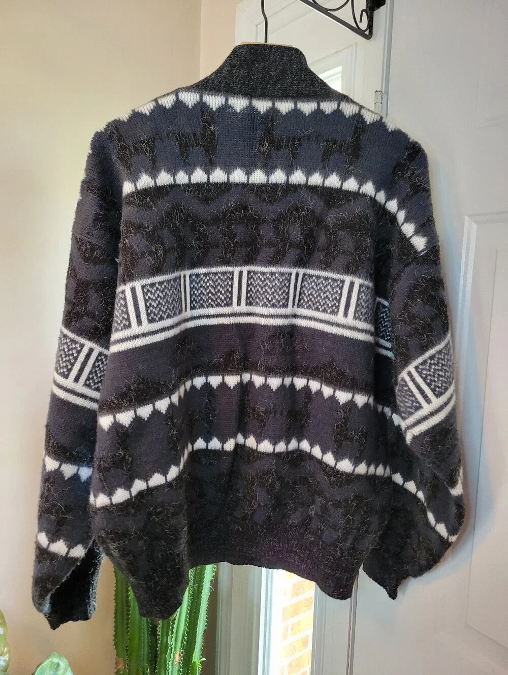Tejidos Ruminahui Wool Knit Geometric Print Wooden‎ Button Sweater Size Mens L